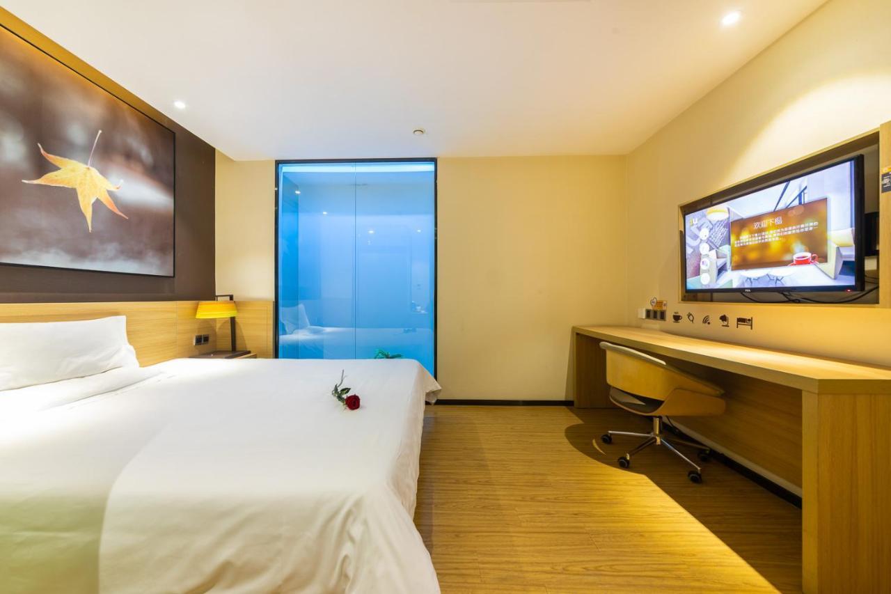 Iu Hotel Chongqing Jiefangbei Экстерьер фото