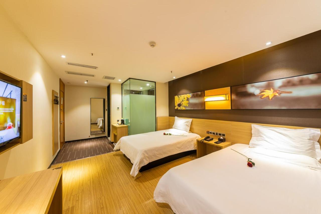 Iu Hotel Chongqing Jiefangbei Экстерьер фото