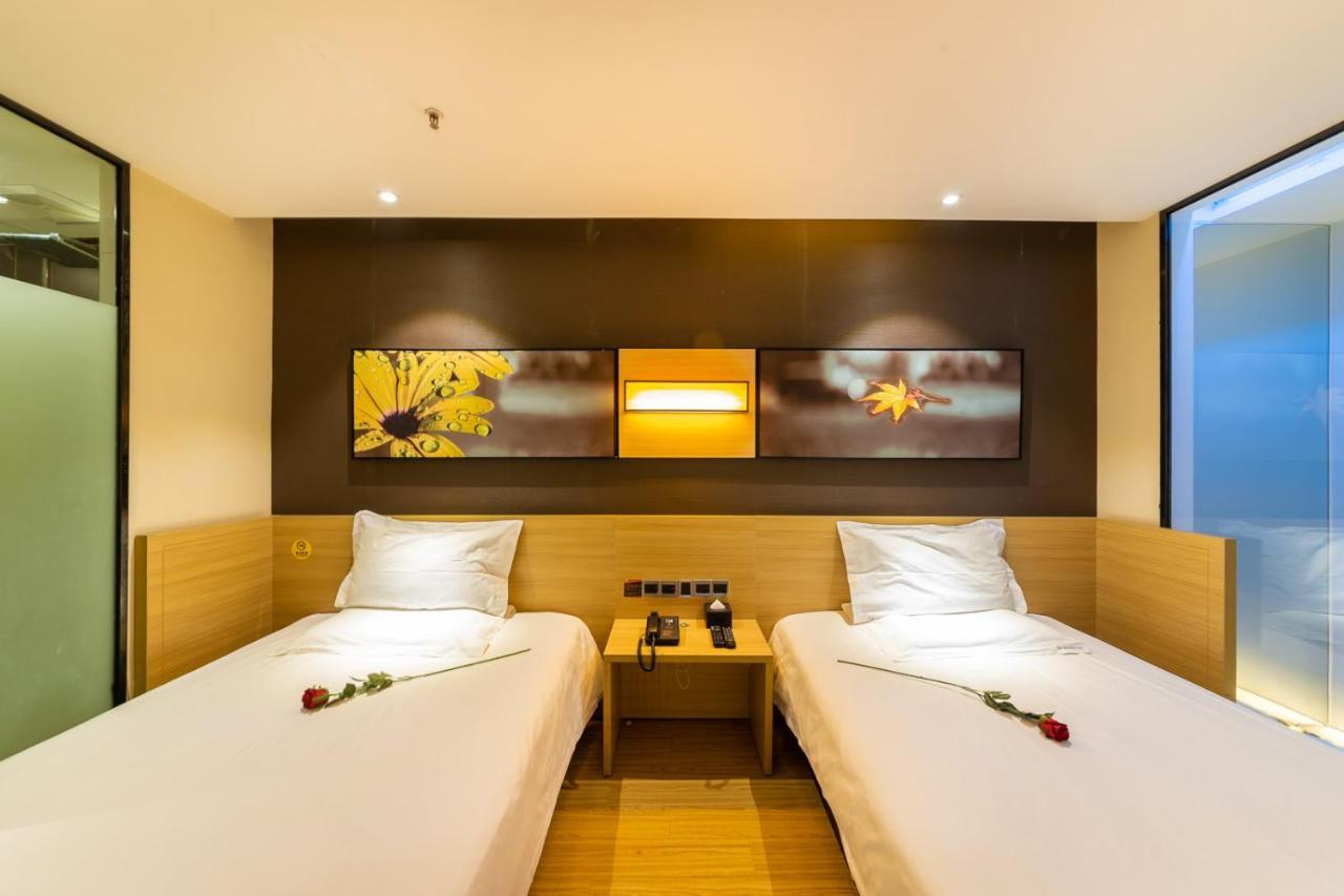 Iu Hotel Chongqing Jiefangbei Экстерьер фото